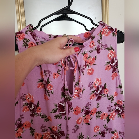 NWOT pretty petunia ruffled top - Picture 11 of 16